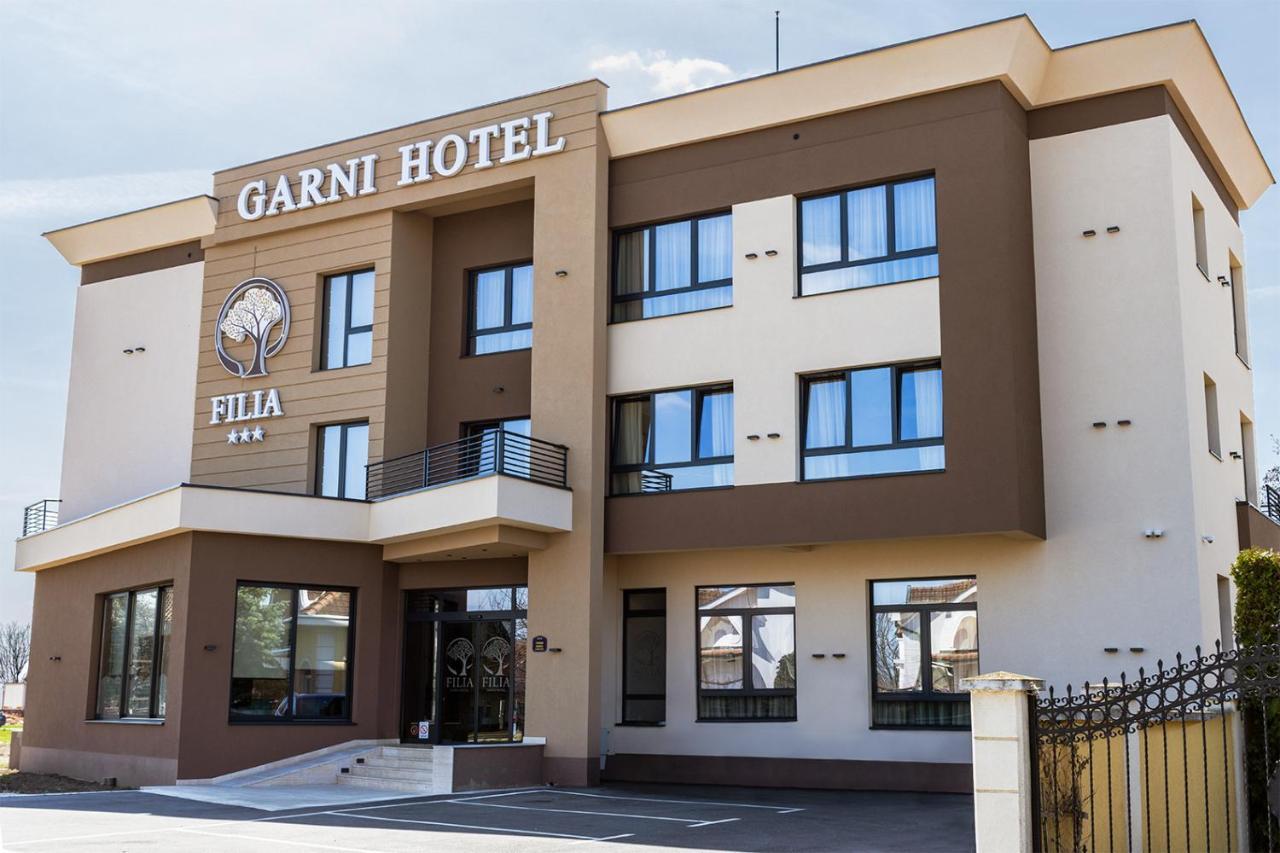 New Garni Hotel Filia Nova Pazova Extérieur photo